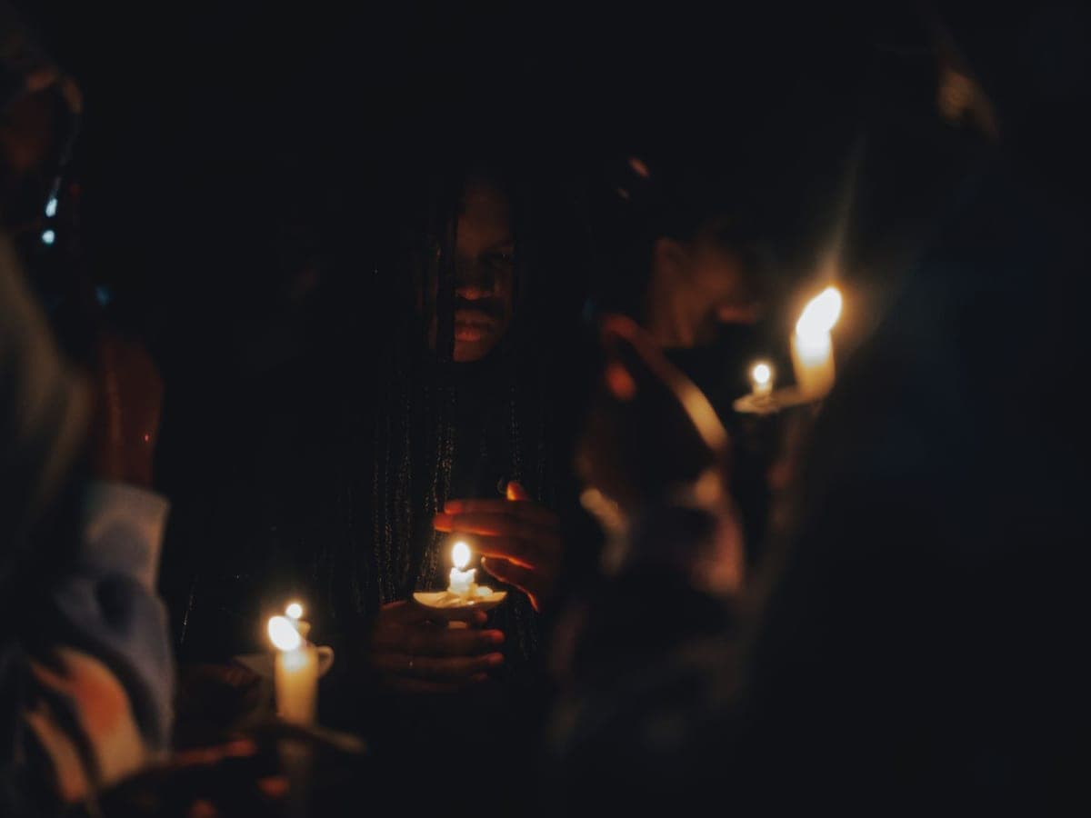 A dignified family funeral gathering in the Upper East, supported from abroad